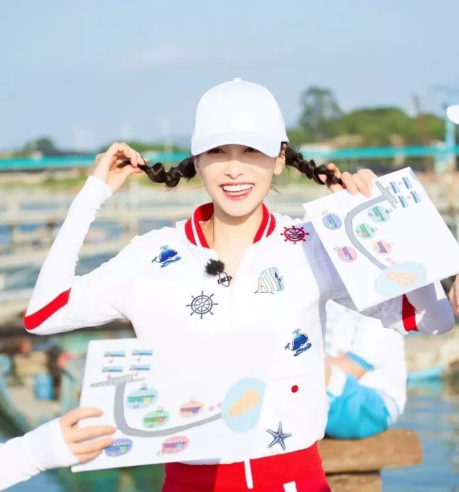 今年秋冬最chic！原來短發(fā)和帽子這么配??！